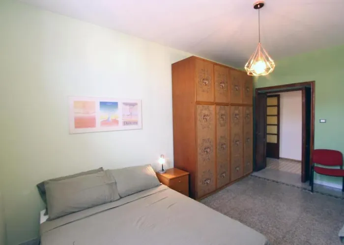 Sacconi Flat *